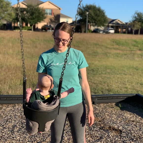 Meet your Posher, Megan - Picture 3 of 3